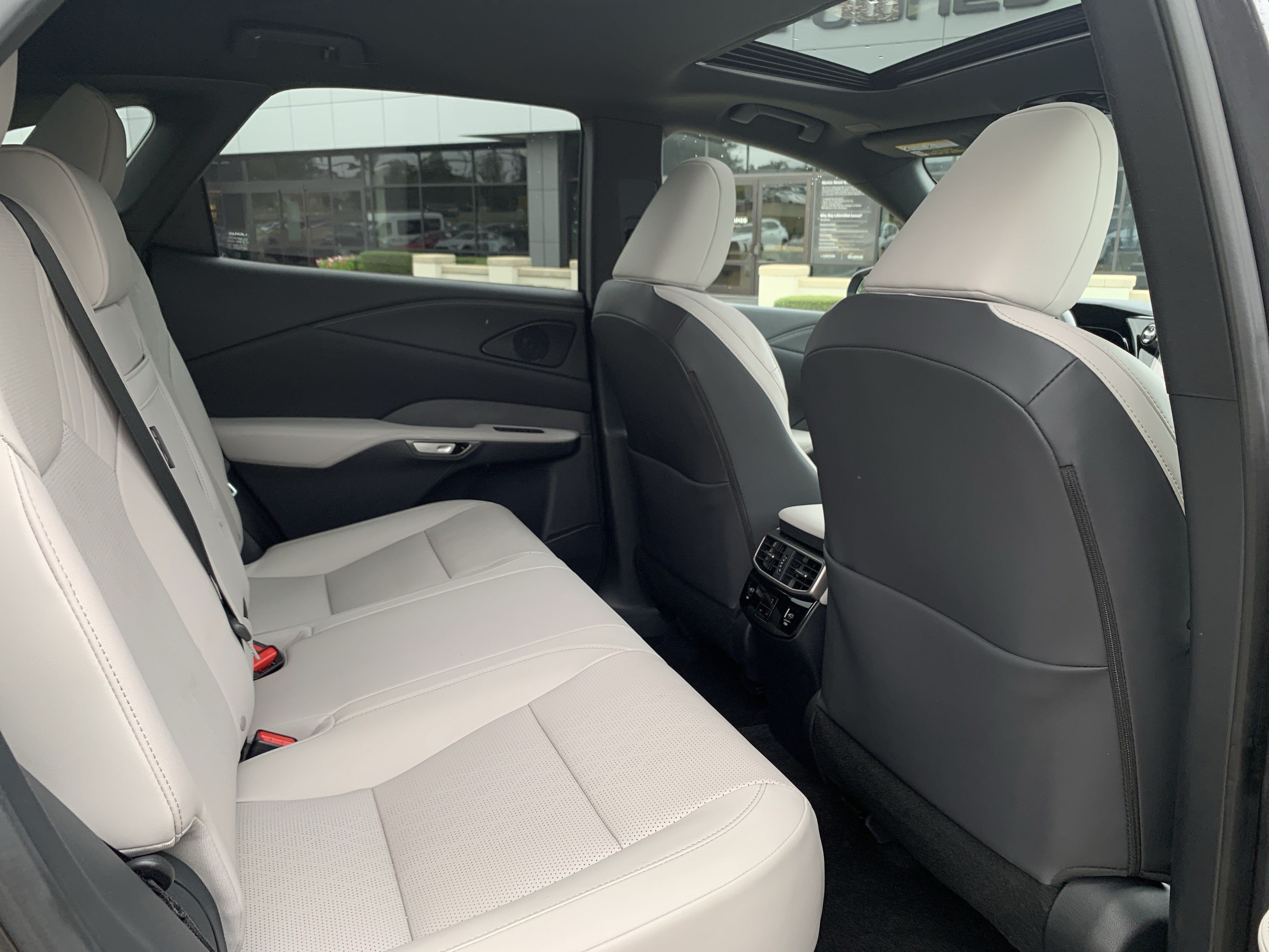 Used 2026 Lexus RX 350 Premium Plus w/ Accessory Package (Z1) FWD image 33