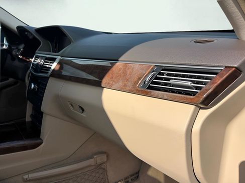 Used 2013 Mercedes-Benz E 350 Sedan image 32