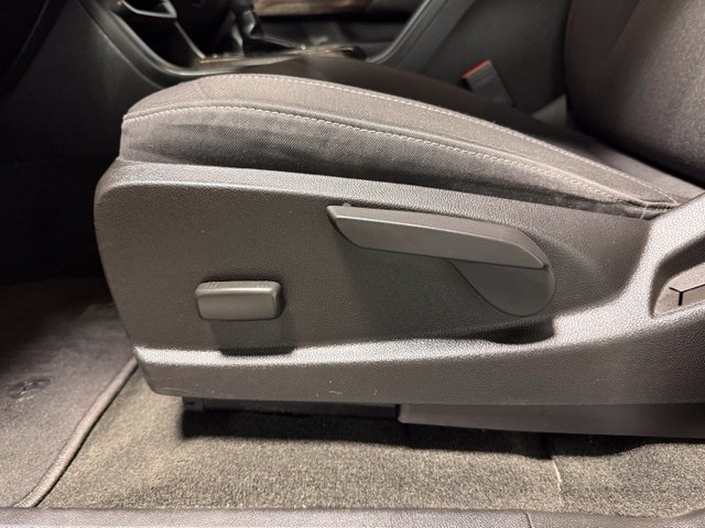 Used 2017 GMC Canyon SLE w/ SLE Convenience Package AWD/4WD image 12