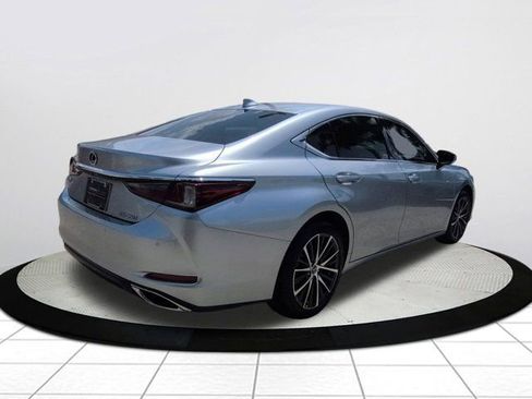 Used 2025 Lexus ES 350 w/ Premium Package FWD image 5