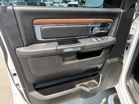 Used 2017 RAM 1500 Laramie w/ Convenience Group AWD/4WD image 16