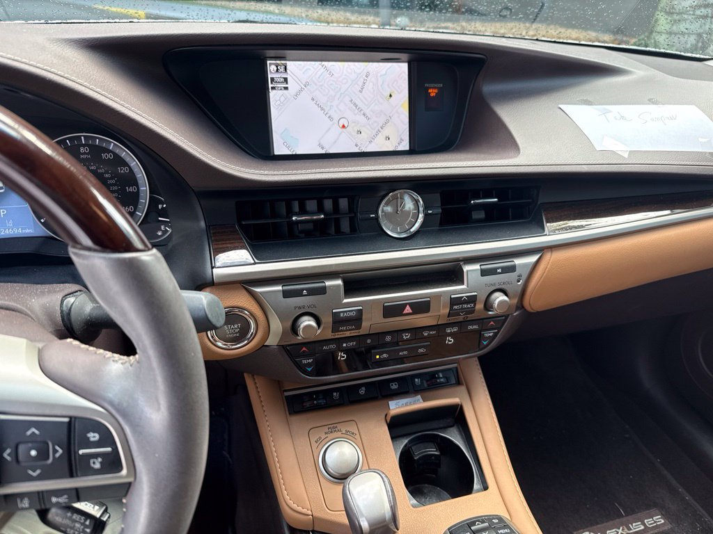 Used 2017 Lexus ES 350 w/ Luxury Package FWD image 5