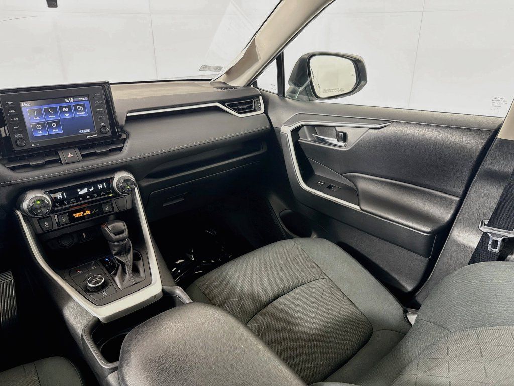 Used 2021 Toyota RAV4 XLE w/ Convenience Package AWD/4WD image 27