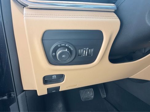 Used 2024 Jeep Grand Cherokee Summit image 24