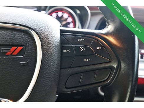 Used 2020 Dodge Challenger SXT RWD image 19