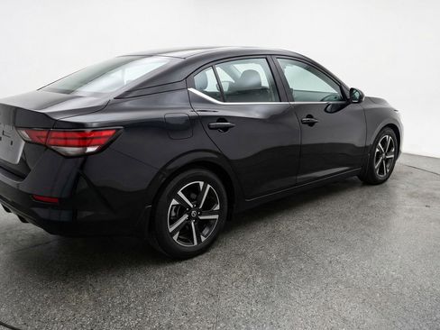 Used 2025 Nissan Sentra SV image 9