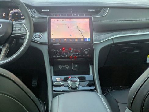 New 2025 Jeep Grand Cherokee L Limited w/ Black Appearance Package image 26