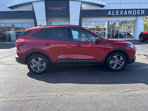 Used 2025 Ford Escape ST-Line AWD/4WD image 2
