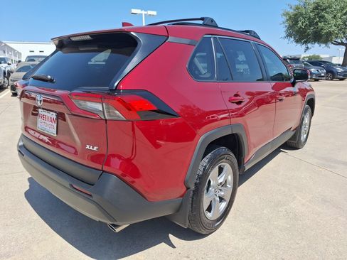 Used 2024 Toyota RAV4 XLE w/ Convenience Package FWD image 6