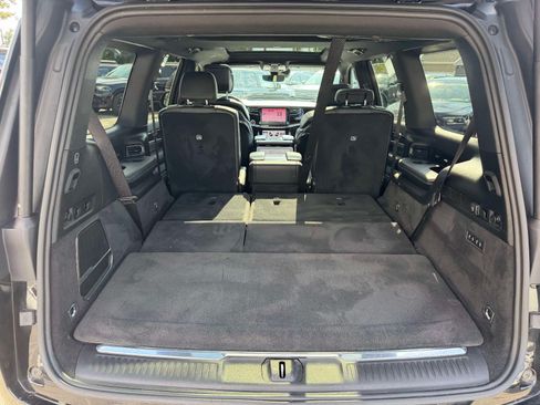 Used 2022 Jeep Grand Wagoneer Series I AWD/4WD image 15