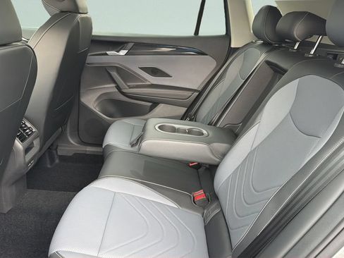 New 2026 Volkswagen Tiguan SE FWD image 30