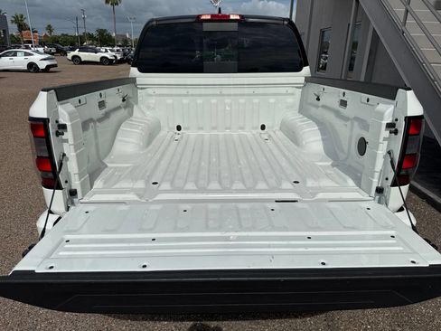 Used 2025 Nissan Frontier PRO-4X w/ Tow Package AWD/4WD image 25