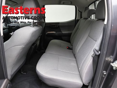 Used 2020 Toyota Tacoma SR5 AWD/4WD image 20