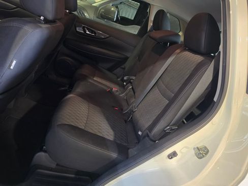 Used 2020 Nissan Rogue S FWD image 7