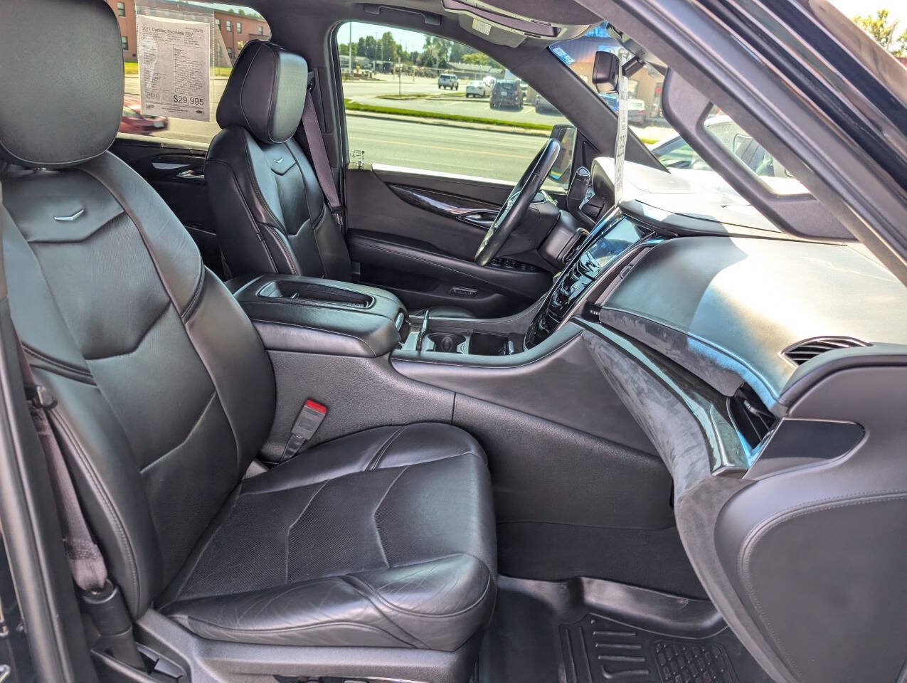 Used 2017 Cadillac Escalade ESV Platinum AWD/4WD image 22