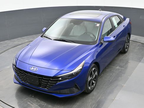 Used 2023 Hyundai Elantra Limited image 32