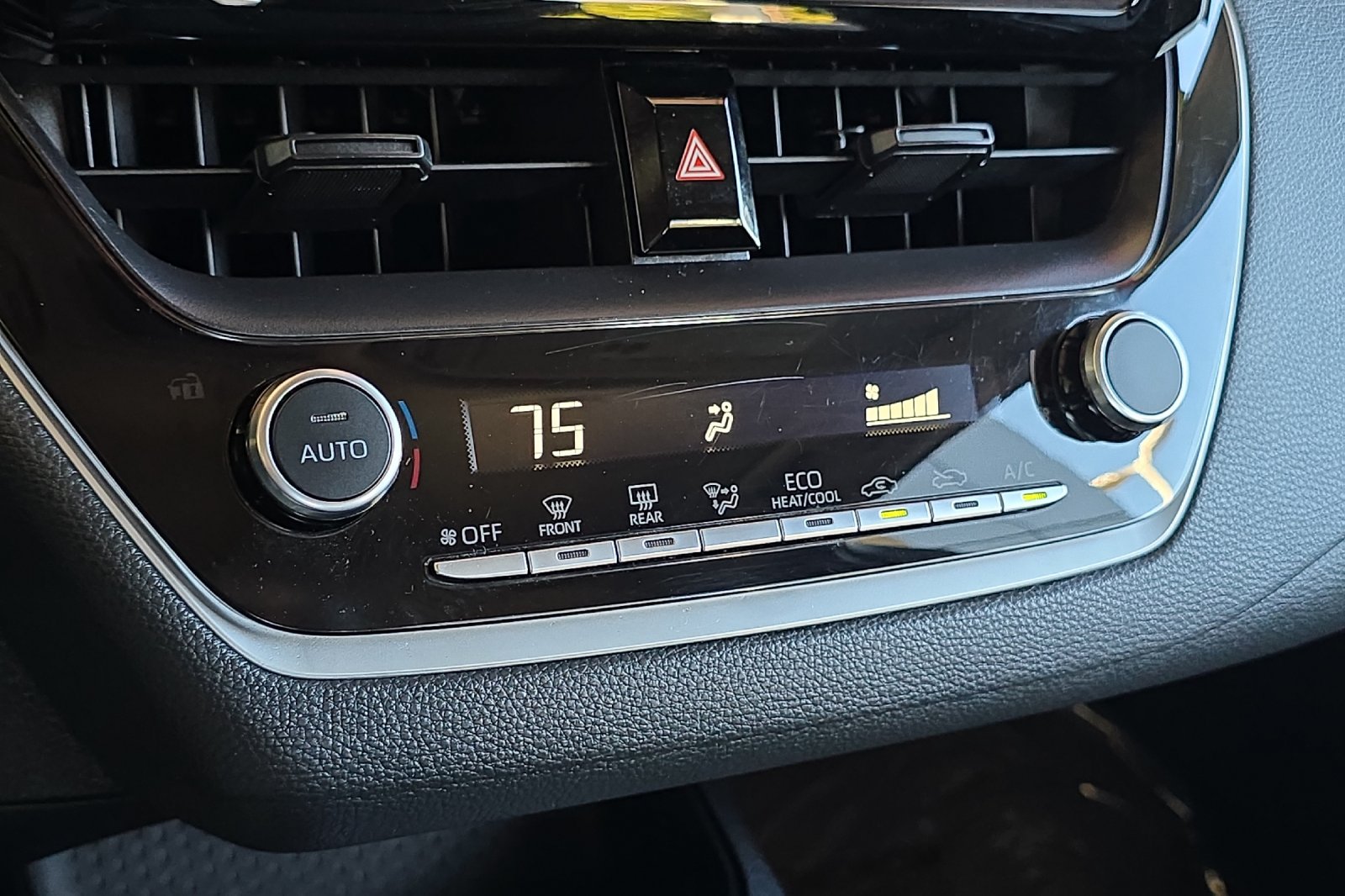 Certified 2024 Toyota Corolla LE FWD image 19