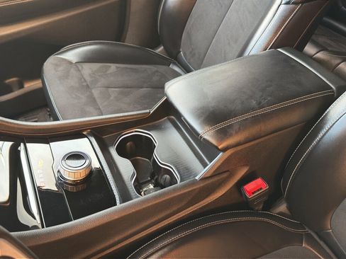 Used 2023 Jeep Grand Cherokee Altitude image 31