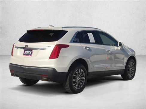 Used 2017 Cadillac XT5 Luxury w/ Driver Awareness Package image 5