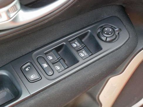 Used 2016 Jeep Renegade Sport w/ Power & Air Group image 16