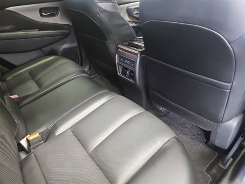 Used 2023 Nissan Murano SL image 11