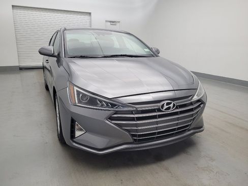 Used 2020 Hyundai Elantra SE FWD image 14