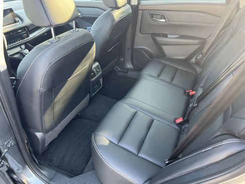 Used 2023 Nissan Rogue SL image 18