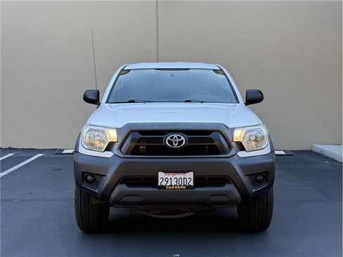 Used 2013 Toyota Tacoma PreRunner RWD image 2