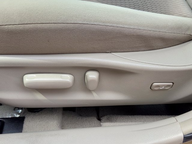 Used 2011 Toyota Camry LE w/ LE Extra-Value Pkg FWD image 12