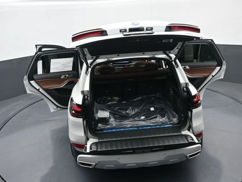 New 2026 BMW X5 xDrive50e image 43