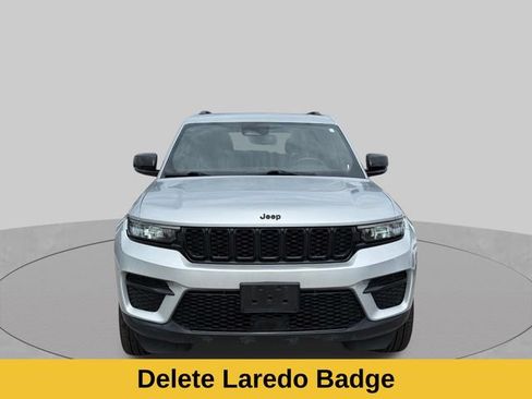 Used 2023 Jeep Grand Cherokee Laredo AWD/4WD image 14