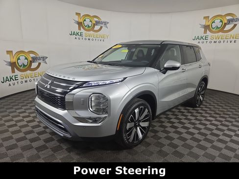 New 2025 Mitsubishi Outlander SE image 3