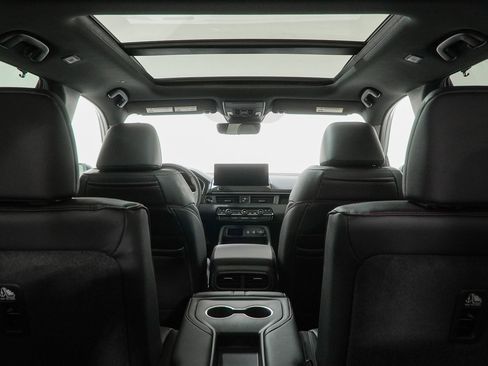 New 2026 Honda Pilot Black Edition image 7