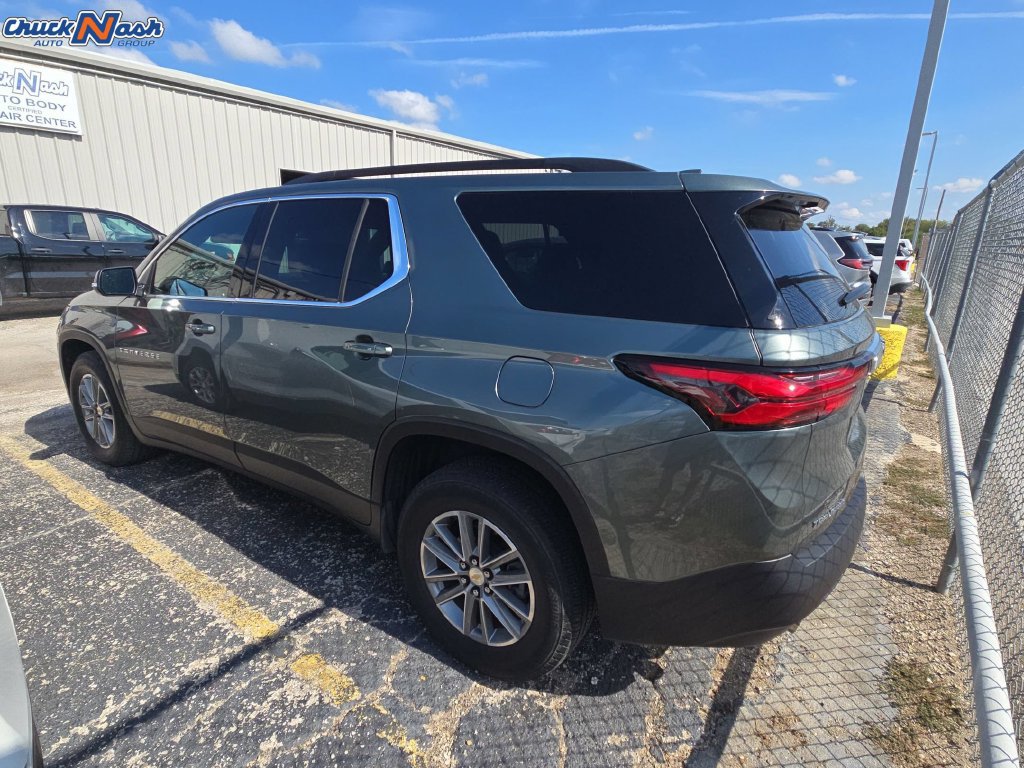 Used 2023 Chevrolet Traverse LT FWD image 4