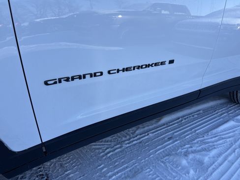 New 2025 Jeep Grand Cherokee L Limited image 5