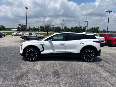 Used 2024 Chevrolet Blazer EV RS AWD/4WD image 2