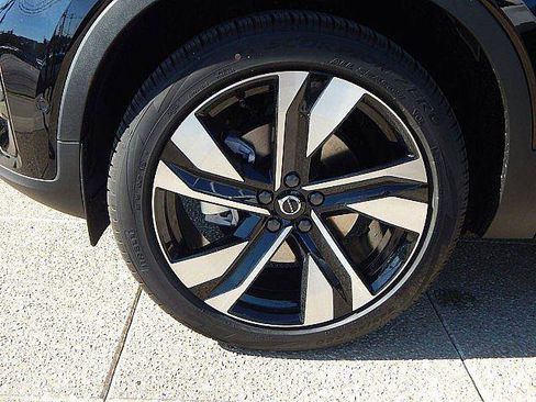 New 2026 Volvo XC40 B5 Ultra w/ Climate Package AWD/4WD image 11
