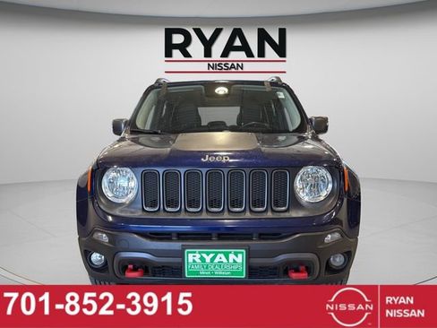 Used 2016 Jeep Renegade Trailhawk w/ Premium Trailhawk Package image 12