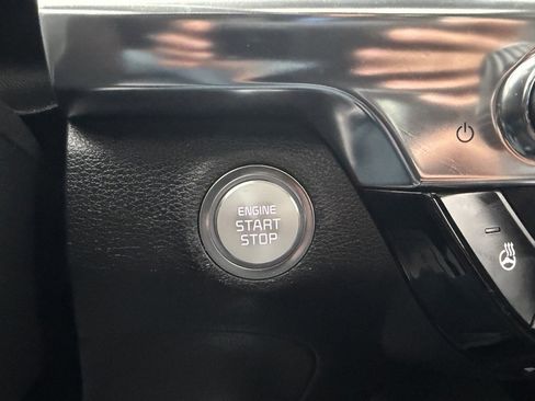 Used 2022 Kia Telluride SX w/ SX Prestige Package image 4