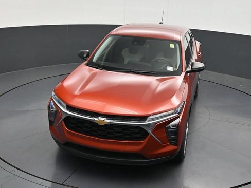 Used 2024 Chevrolet Trax LS FWD image 22