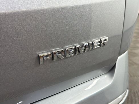 Used 2023 Chevrolet Traverse Premier w/ LPO, Floor Liner Package AWD/4WD image 39