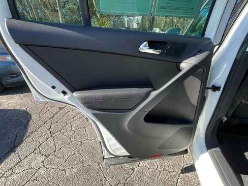 Used 2016 Volkswagen Tiguan SE image 20