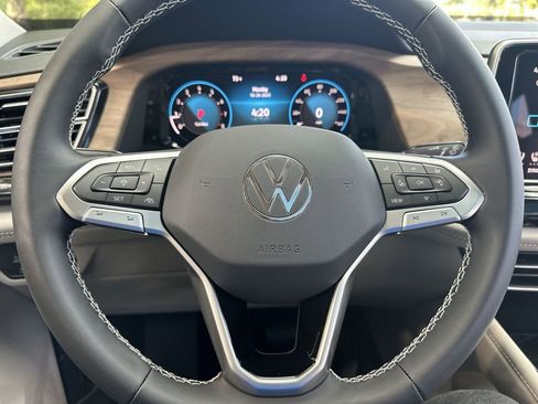New 2026 Volkswagen Atlas SE image 14