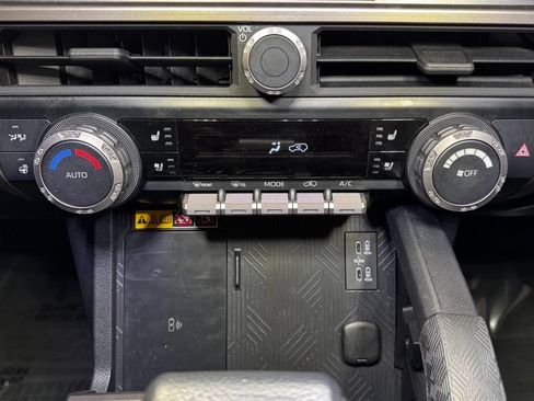 Certified 2025 Toyota 4Runner TRD Off-Road Premium AWD/4WD image 34