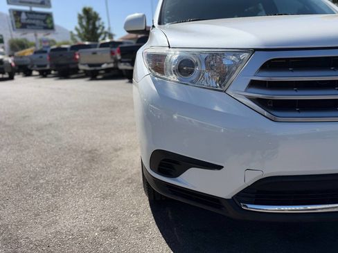 Used 2012 Toyota Highlander FWD image 31
