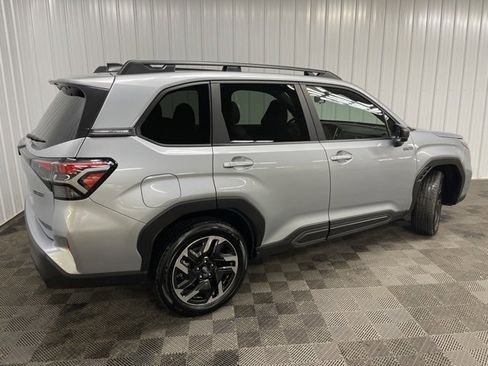 Certified 2025 Subaru Forester Limited image 3