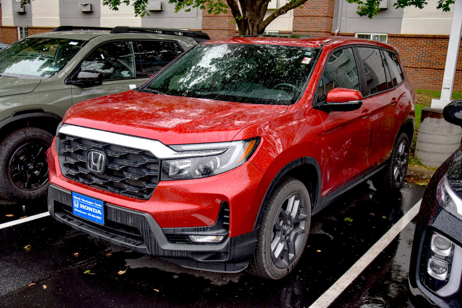 Certified 2023 Honda Passport EX-L image 1
