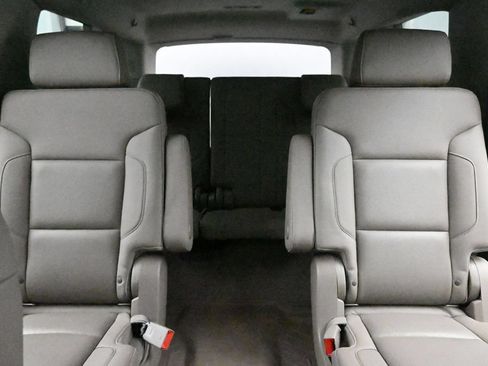 Used 2019 Chevrolet Suburban Premier AWD/4WD image 20