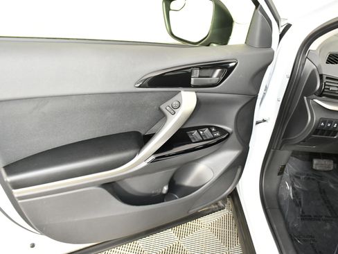 Used 2024 Mitsubishi Eclipse Cross LE image 34