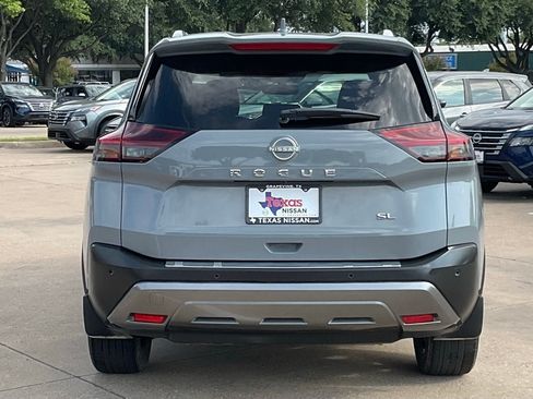 Used 2023 Nissan Rogue SL w/ SL Premium Package FWD image 4